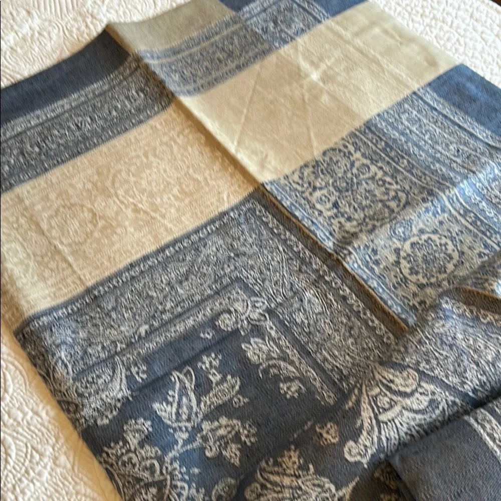 Williams Sonoma Tablecloth 70” x 108”